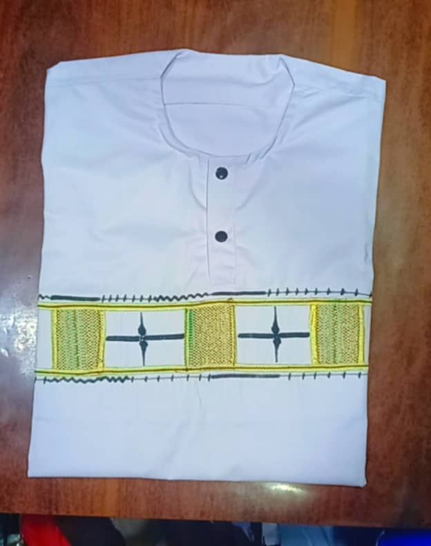 Chemise_manches coutes avec motifs