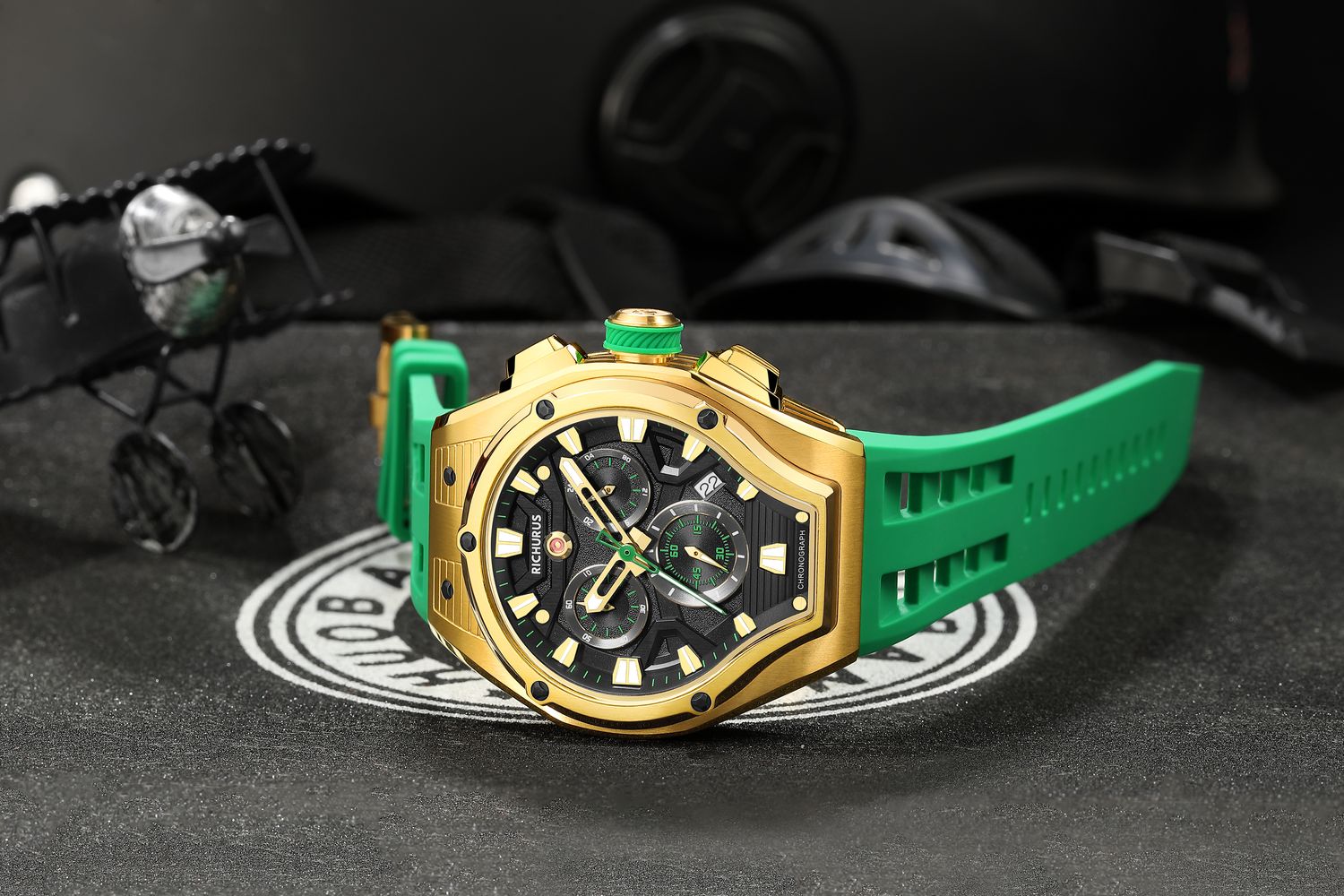 AVIATOR CHRONO RS2 GOLD