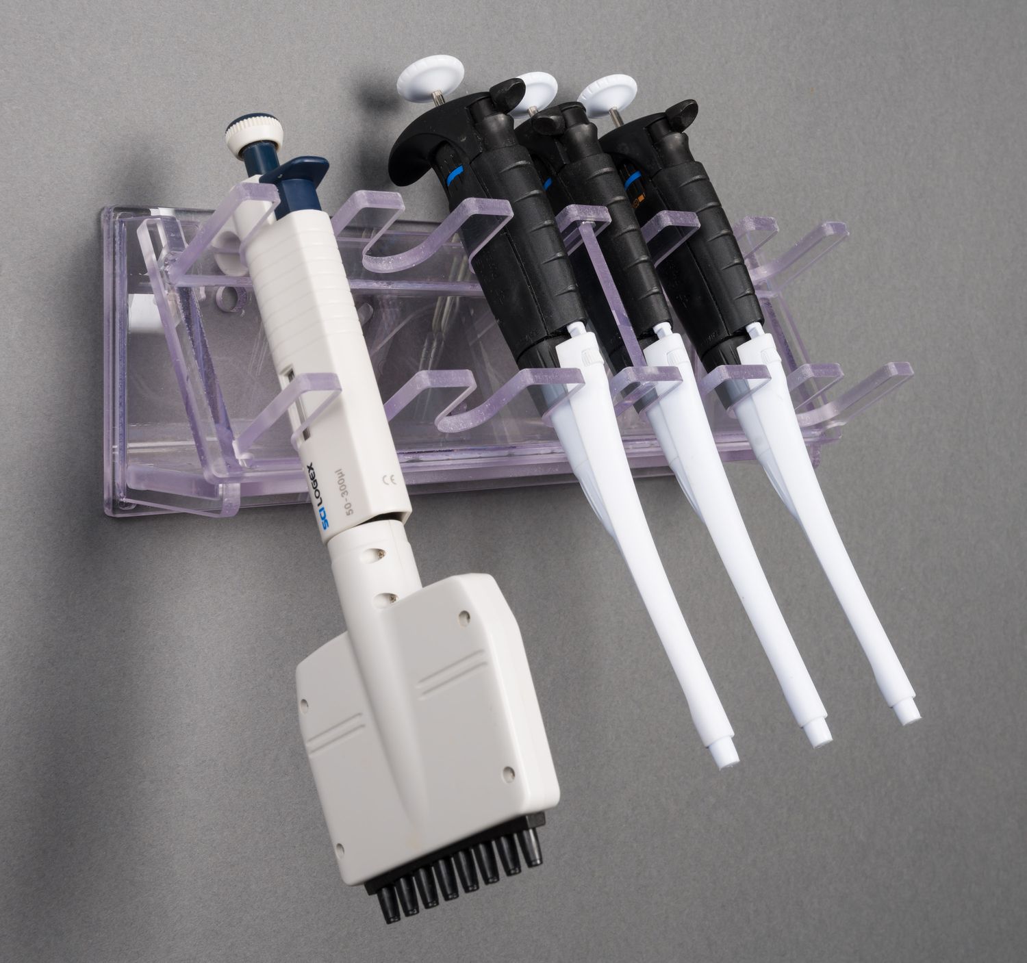 Wall Pipette Rack-4 Pip/2 Multichannel or 5 Pip/1 Multichannel