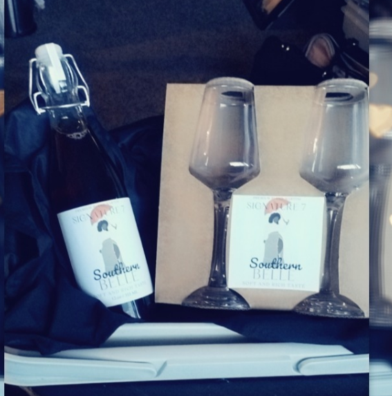 BIG VINTAGE BOTTLE SET