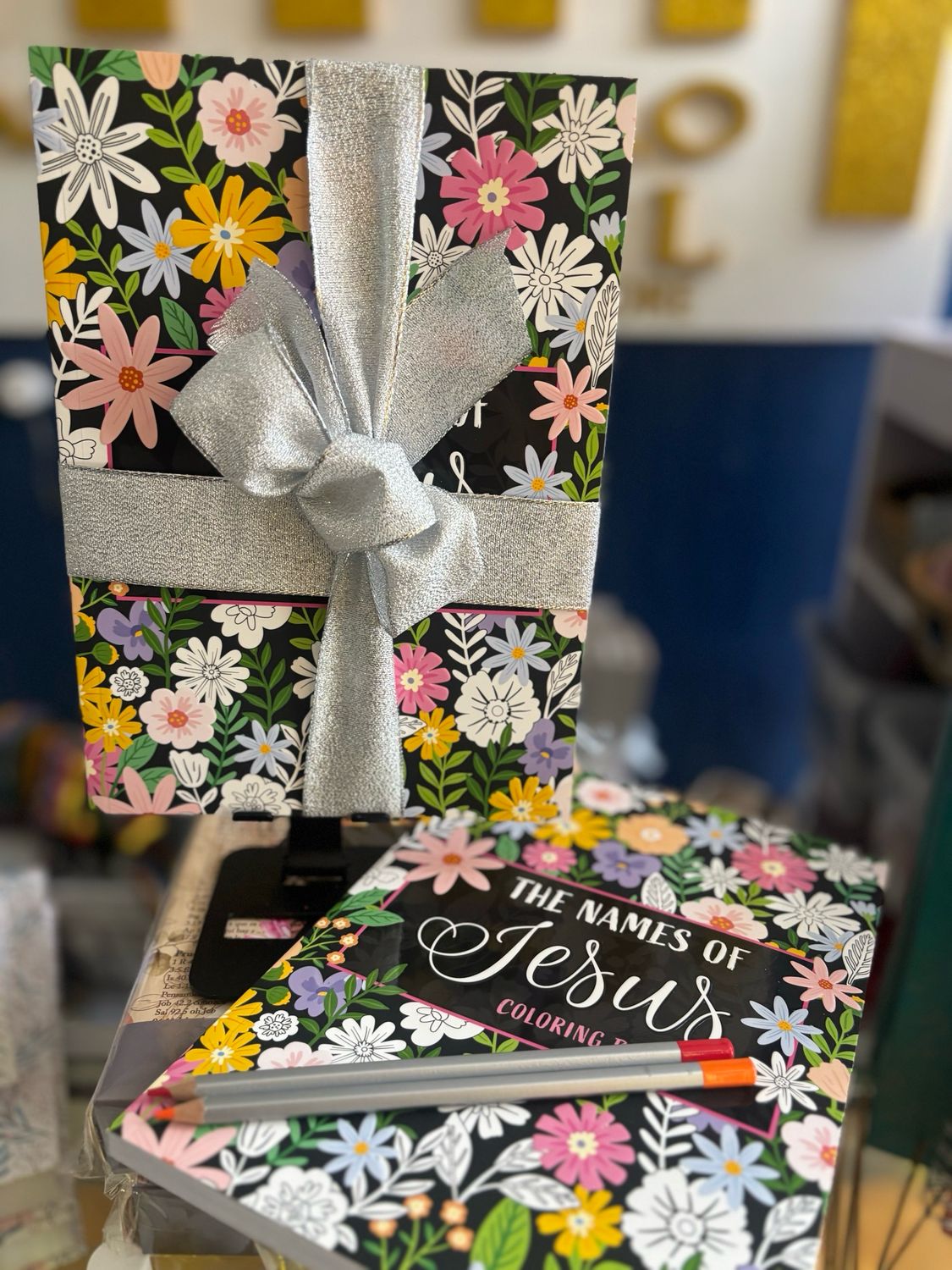 Closer los nombres de Jesús en Ingles 