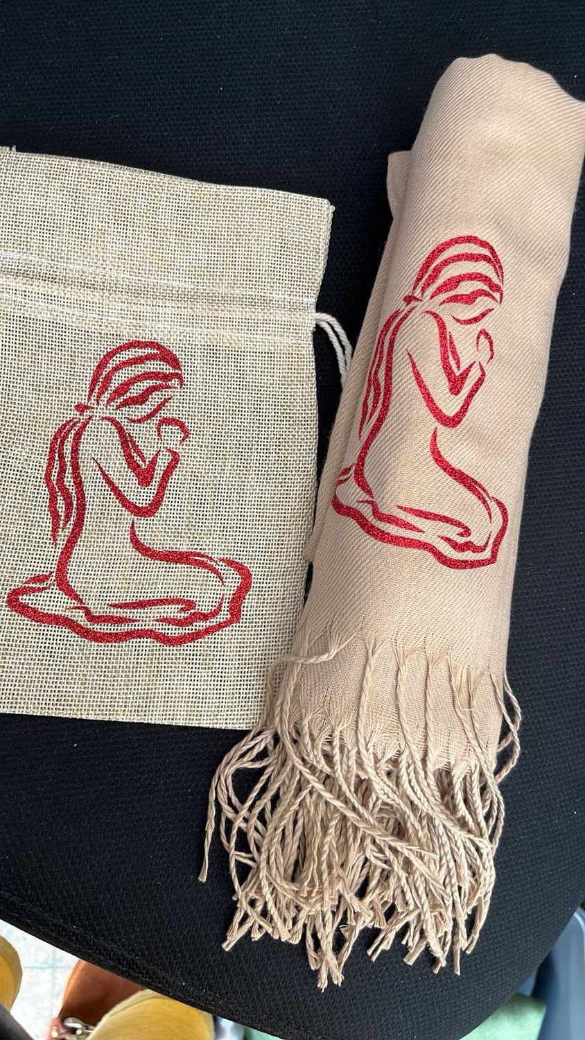 Set de manto con bolso, Orando como Ana