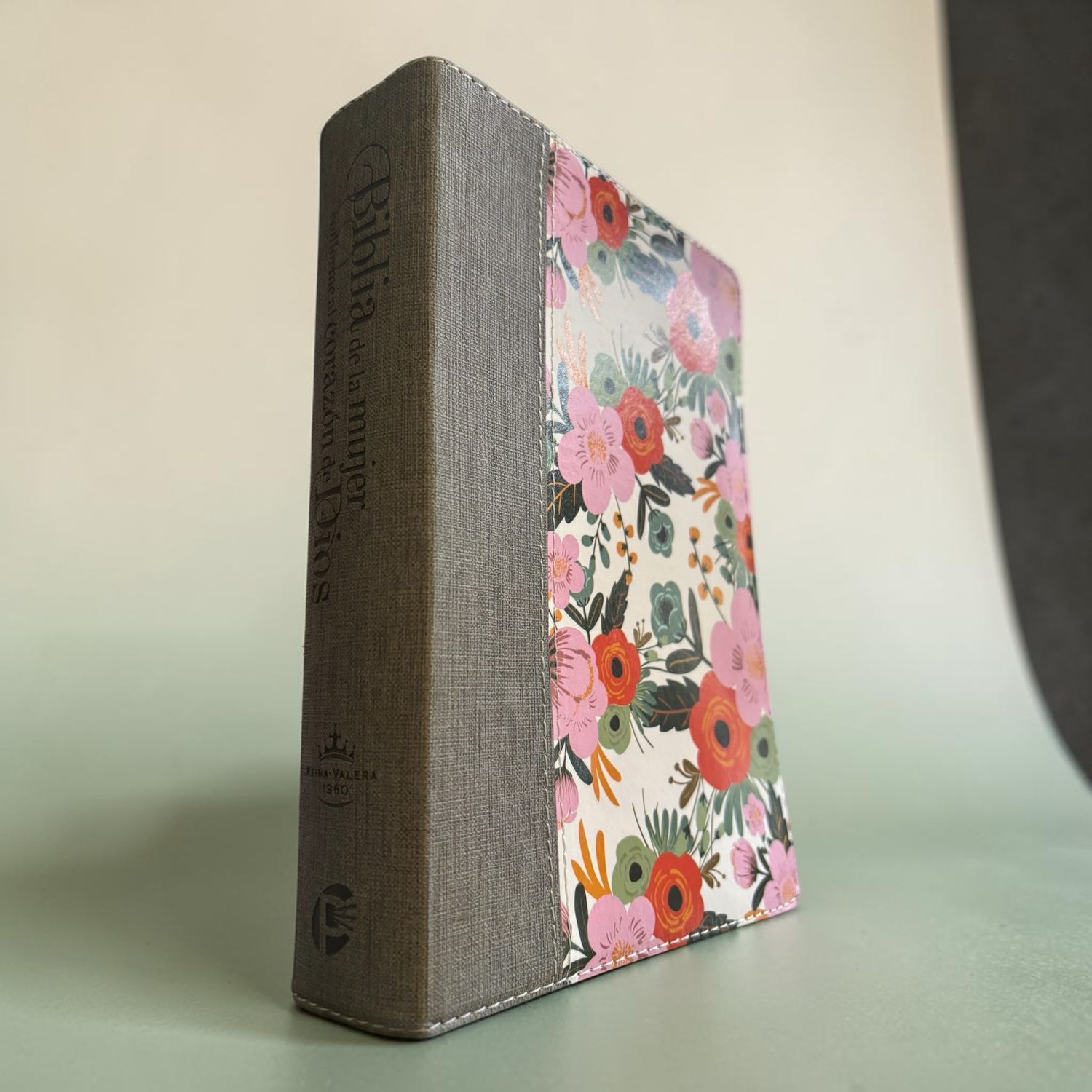 Biblia Mujer Conforme al Corazón de Dios