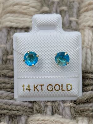 Cubic Zircoin 5mm 4Nails Studs Gold 14K.