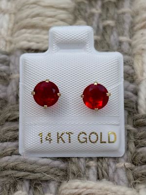 Cubic Zircoin 6mm 4 nails Studs Gold 14K.