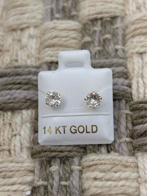 Cubic Zircoin 4mm 4 nail Studs Gold 14K