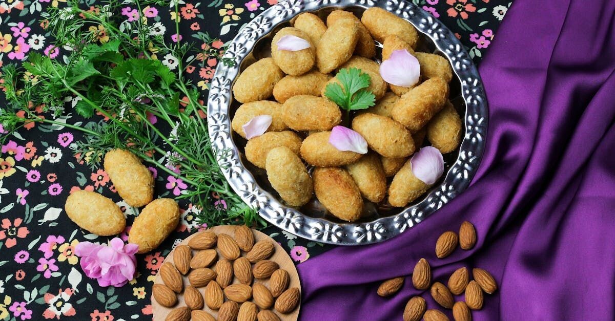 PAKORAS (Spinach and garden greens fried in a basen batter)