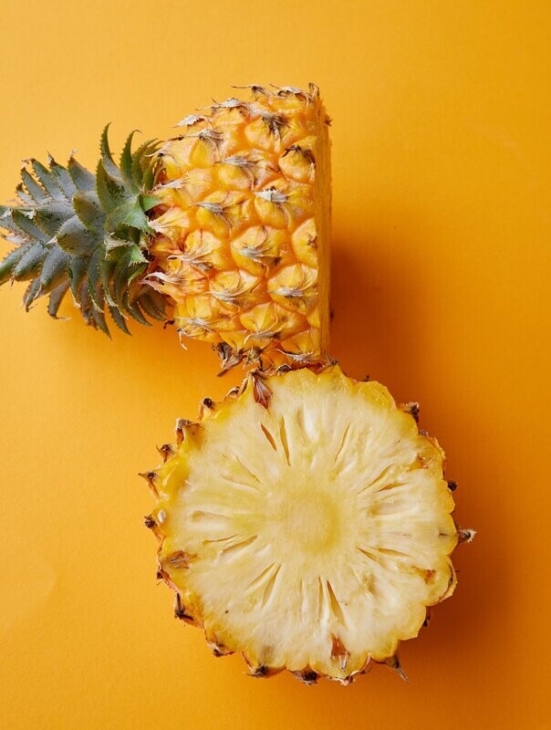 PINEAPPLE BEEF PATTIES (Beef patties with sweet pineapple dipping sauce)