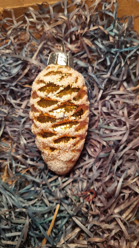 Dennenappel gesuikerd / Jr 20,40 / 8,5cm