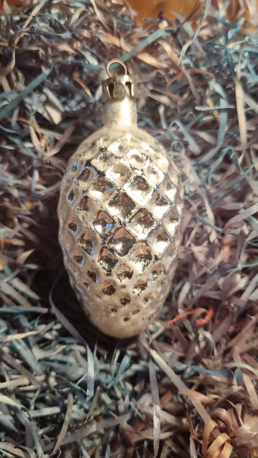 Dennenappel / jr20,40 / 7cm