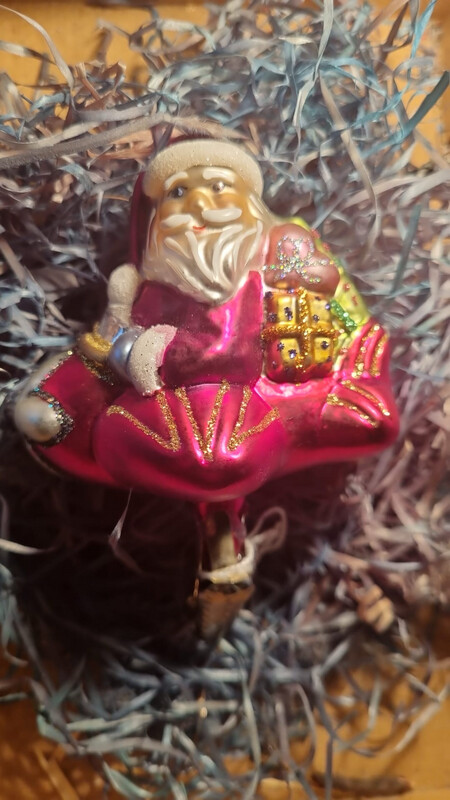 Kerstman in vliegtuig knijpknip / Jr70 / 10cm