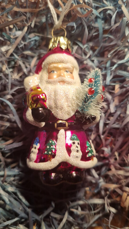 Kerstman met boom / Jr70 / 8Cm
