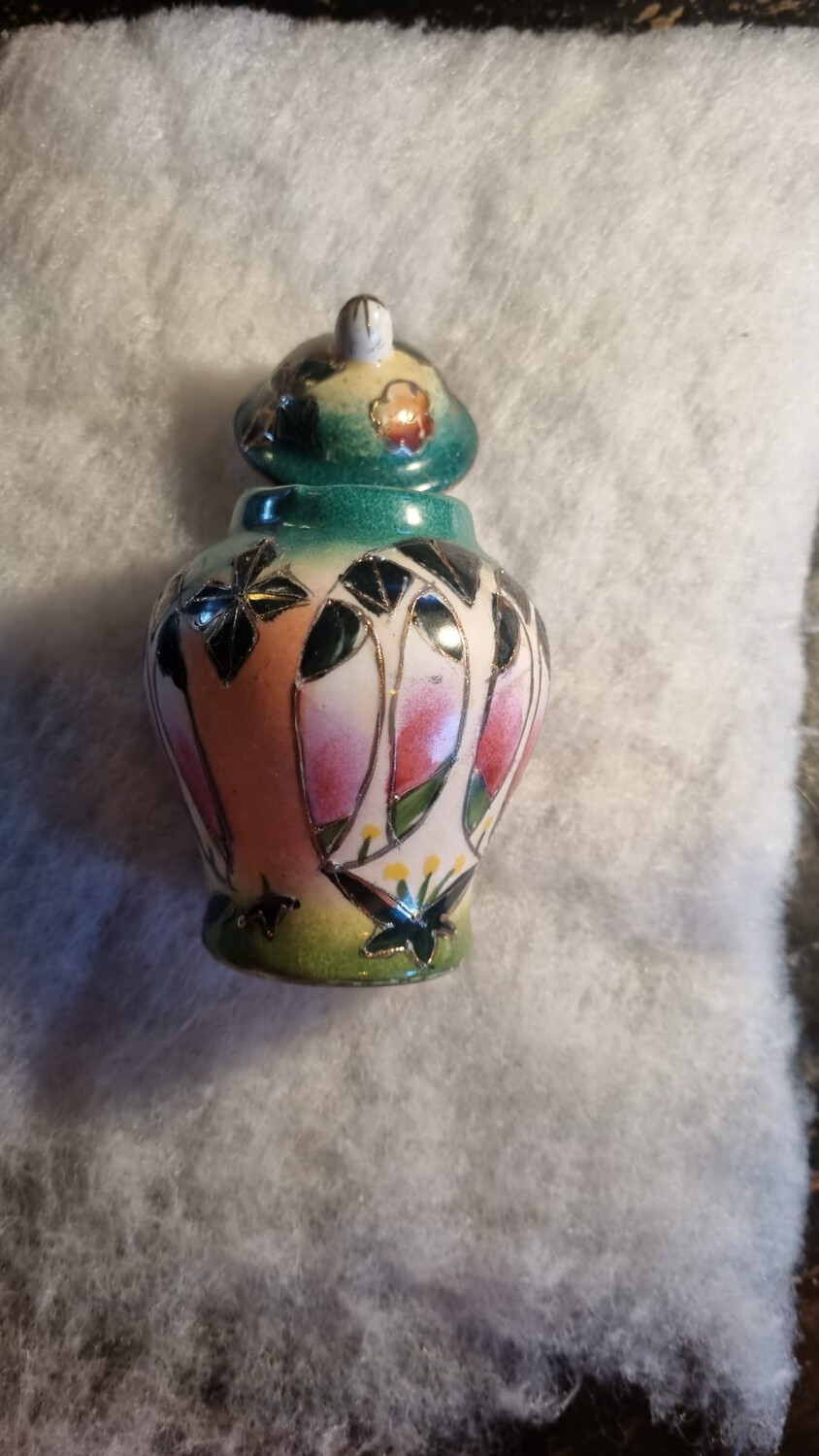 Vaasje met deksel porcelein  / 11,5cm