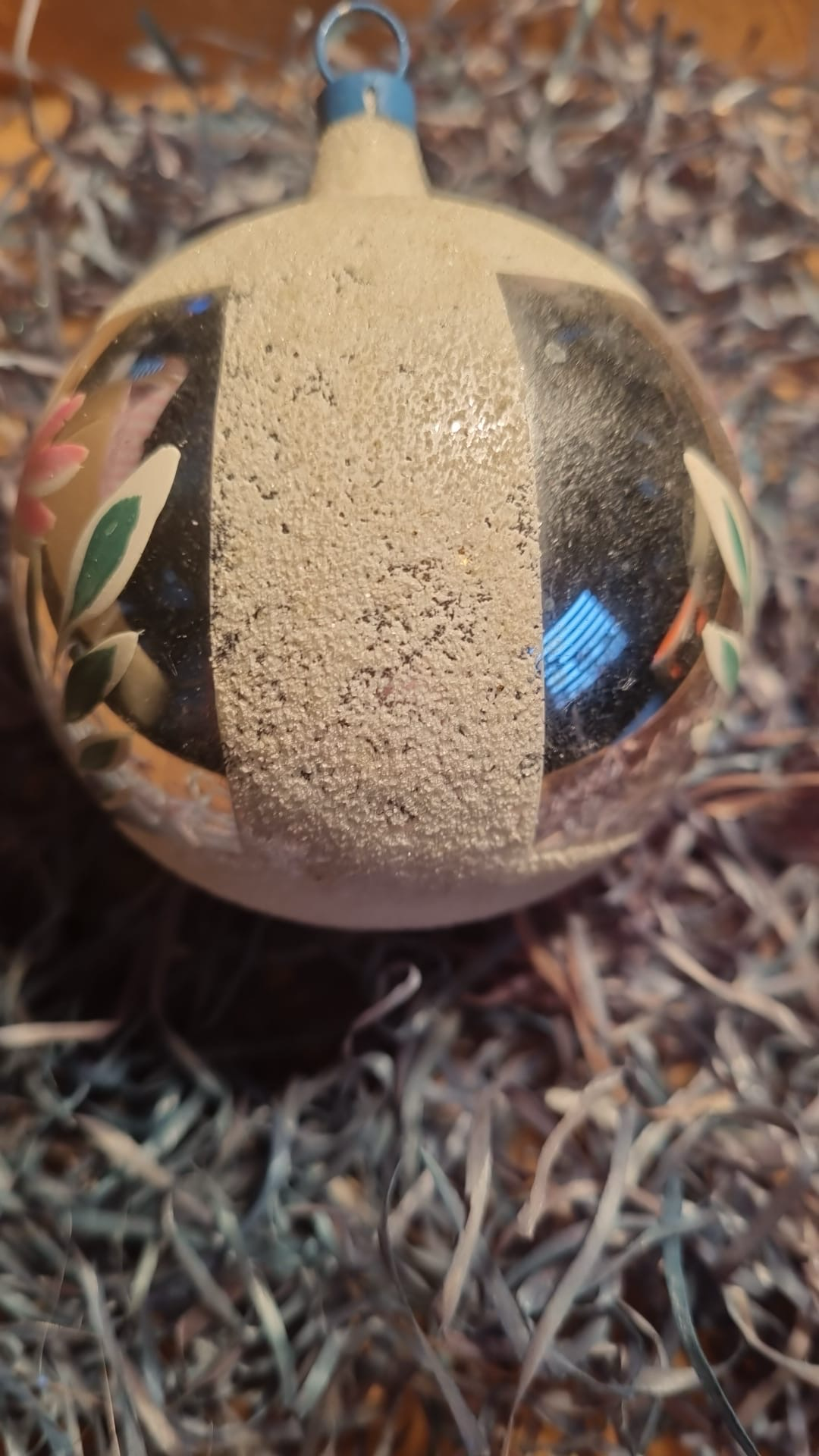 Gesuikerde kerstbal met bloem / Jr 20 / 9cm