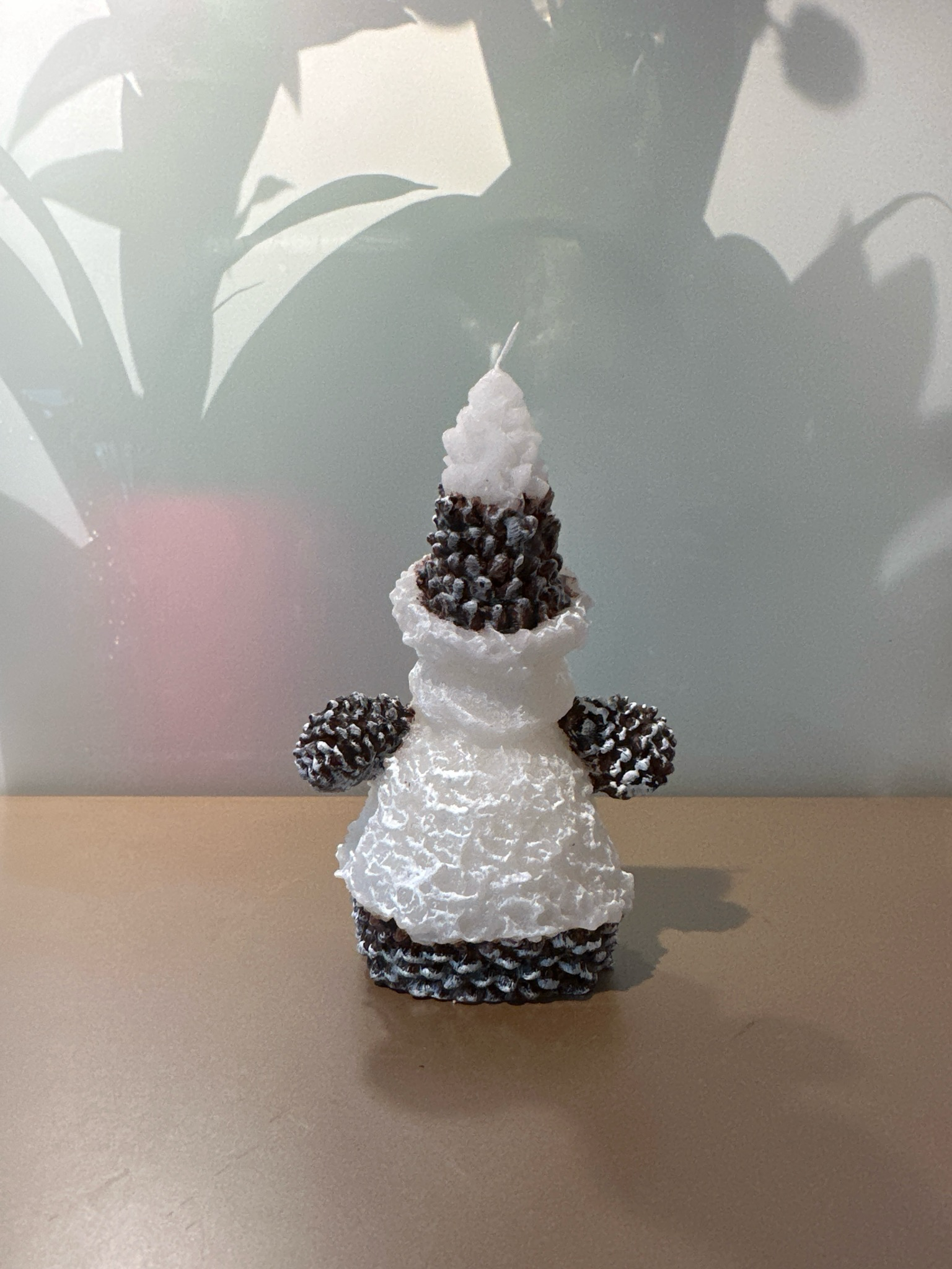 Sneeuwpop kaars Bruin / 15 cm