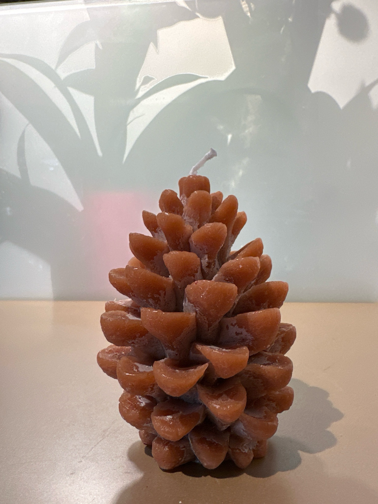 Dennenappel kaars bruin 12 cm