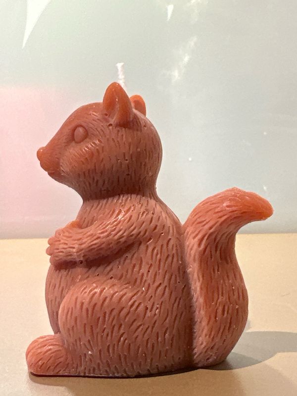 Eekhoorn kaars Oranje 10 cm