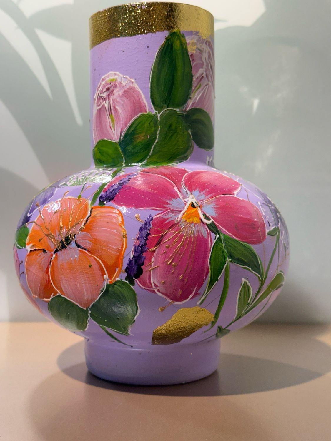 Handbeschilderde vaas bladgoud / 23 cm