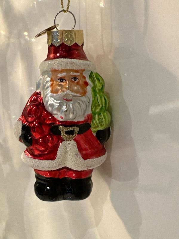 Kerstman met boompje / 8 cm