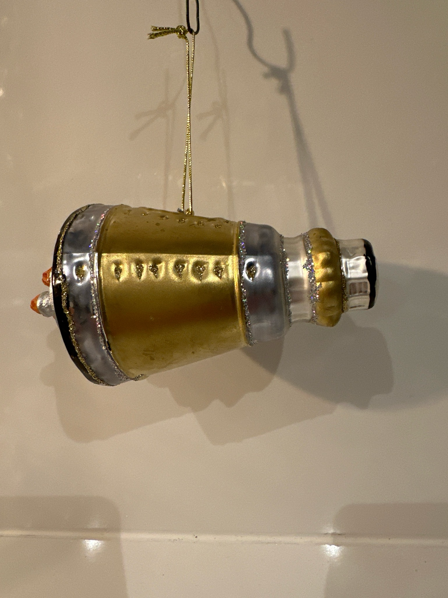 Ruimteschip met astronaut / 12 cm lang