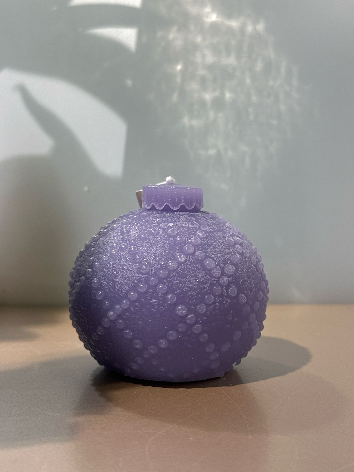 Bal ruitjes kaars paars / 7 cm