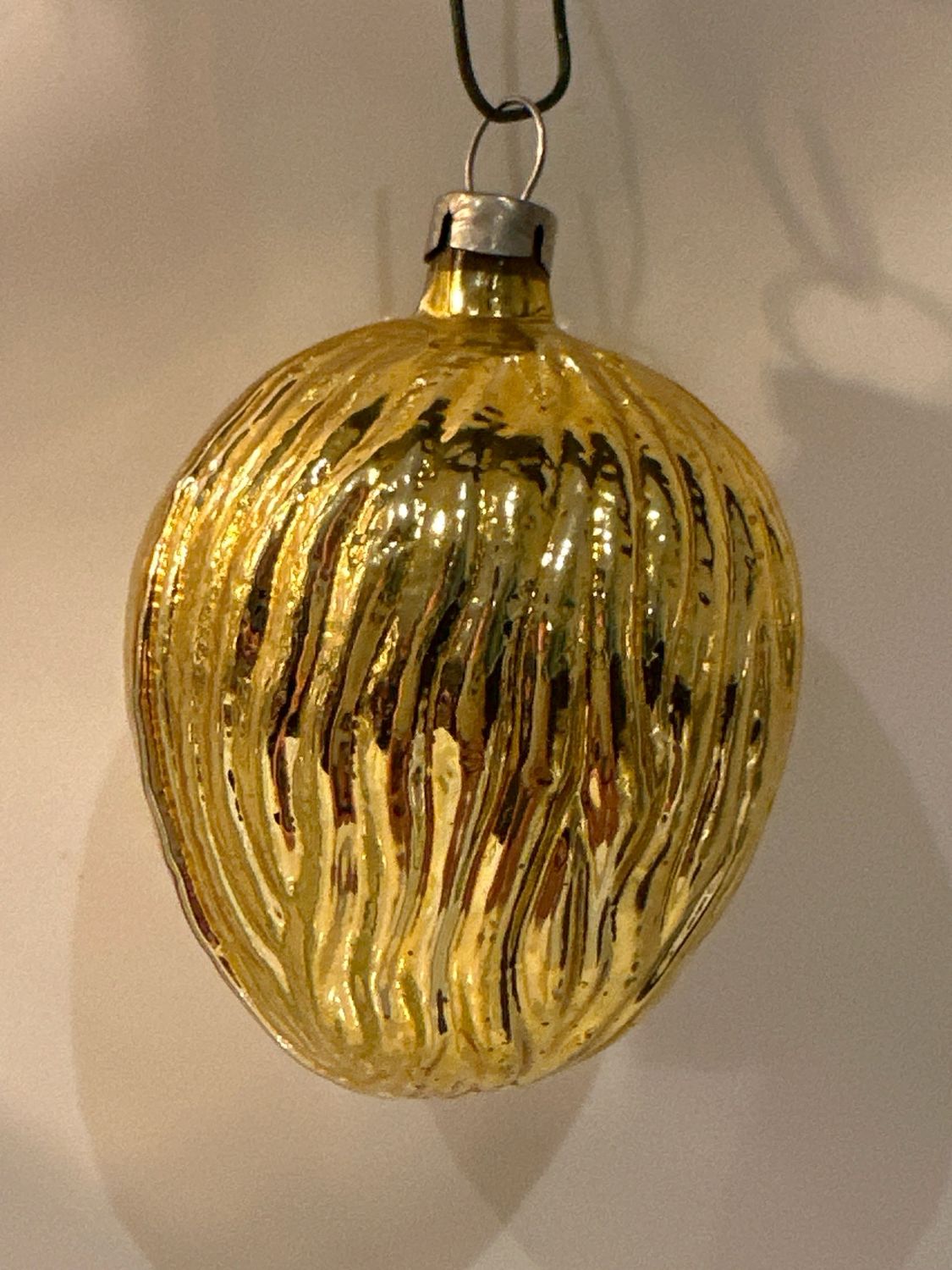 Walnoot goud / jr 60 / 8 cm