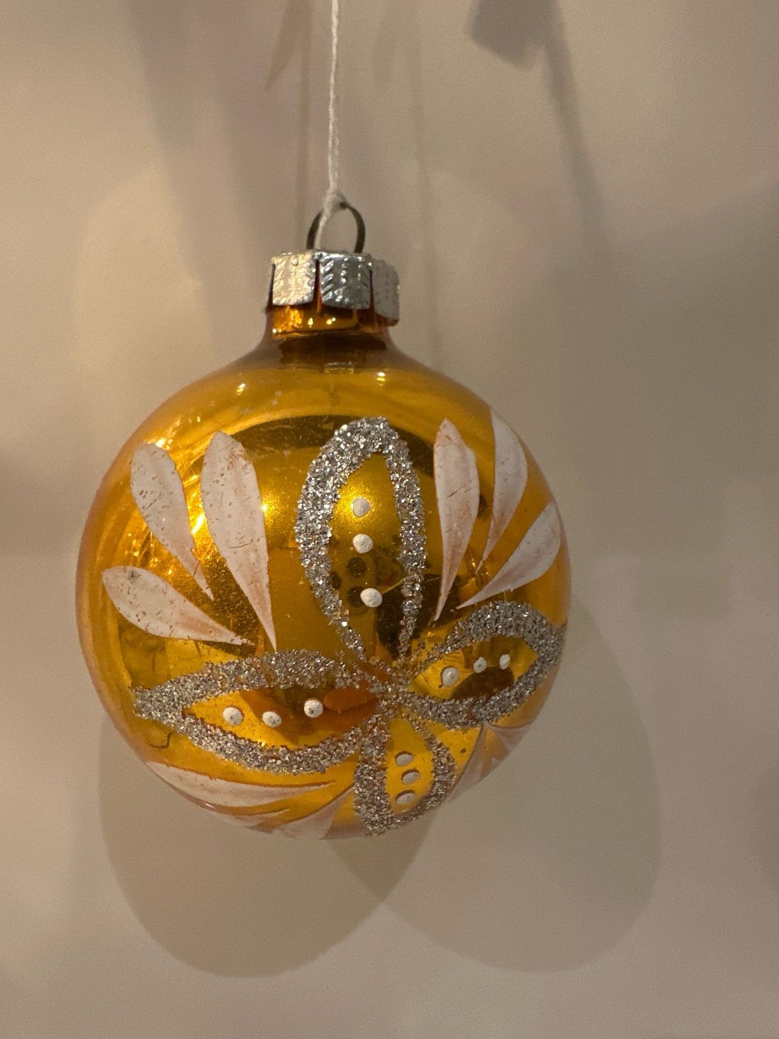 Gouden bloem / jr 60 / 9 cm