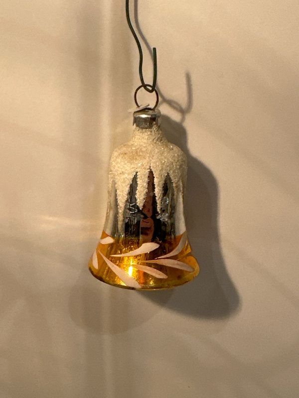 Klokje met klepel zilver / jr 20,40 / 7 cm