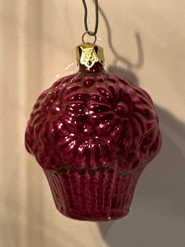 Bloemenmandje paars / jr 70 / 8 cm