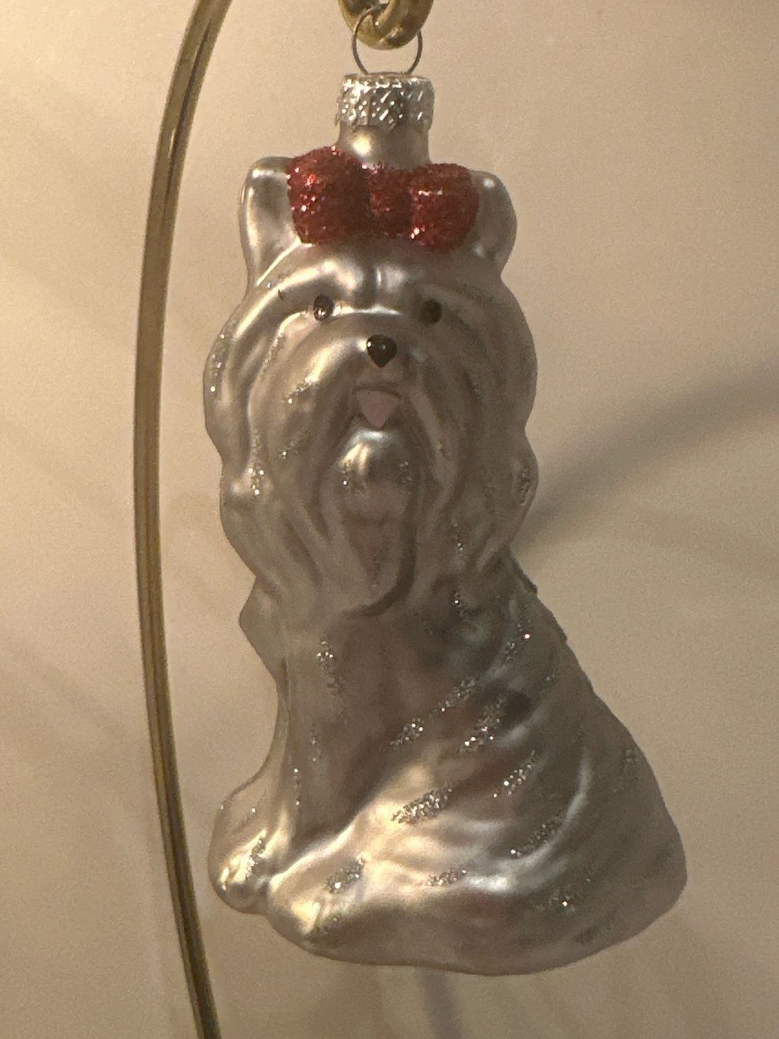 Terrier met strik / 11 cm