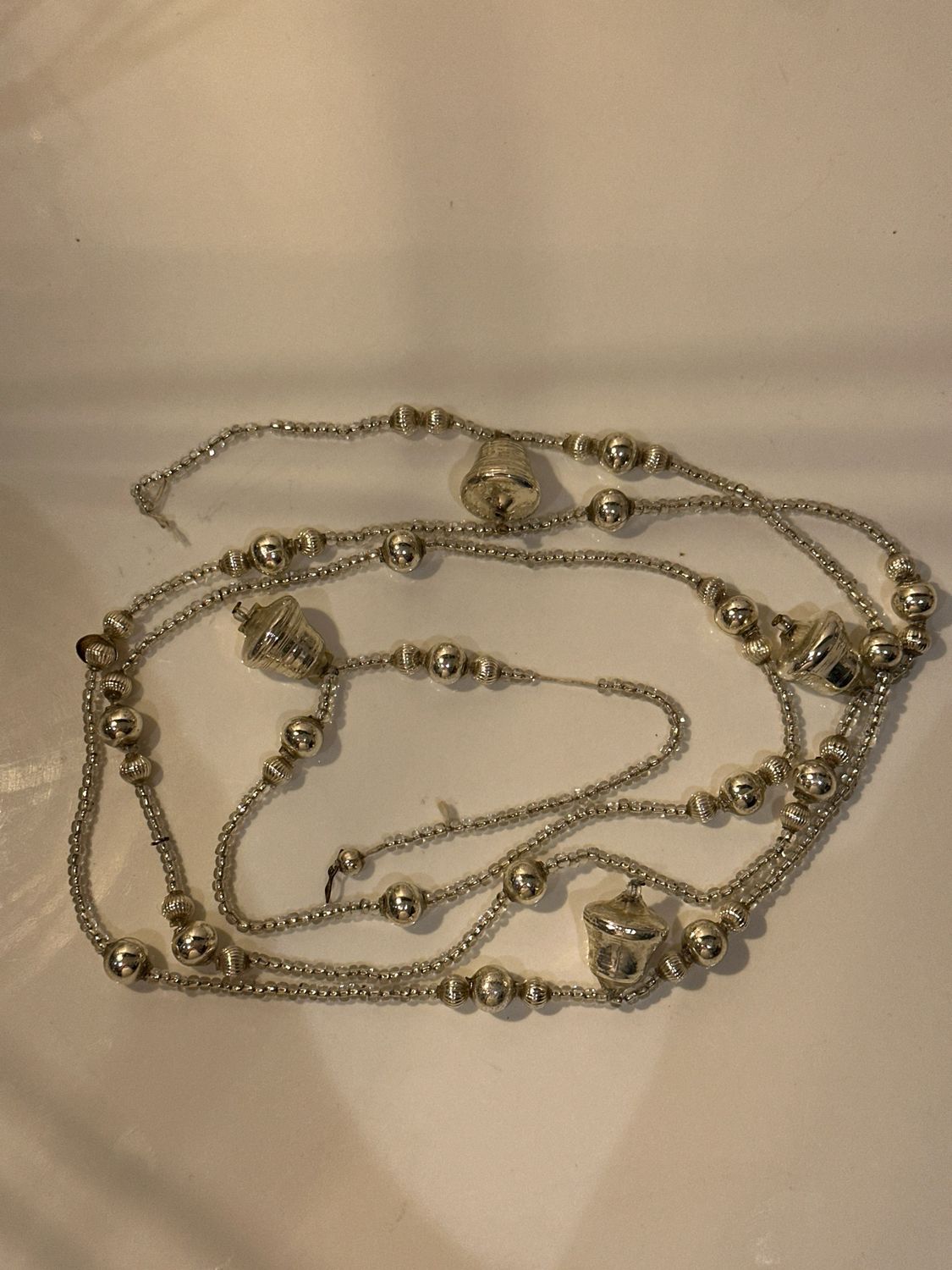 Glas ketting met belletjes (12) / 140 cm