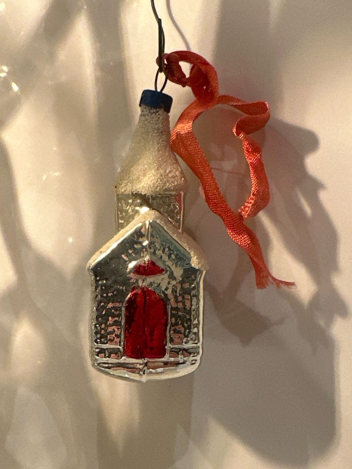 Kerkje rood,zilver / jr 30 / 8.5 cm