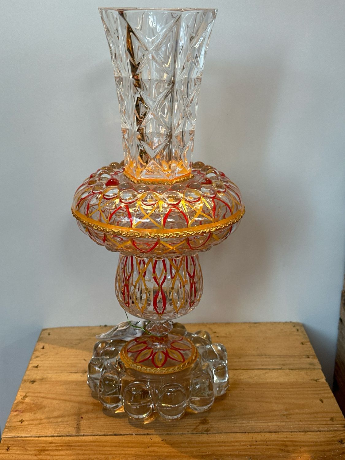 Kristallen kandelaar goud, oranje, rood / 33 cm
