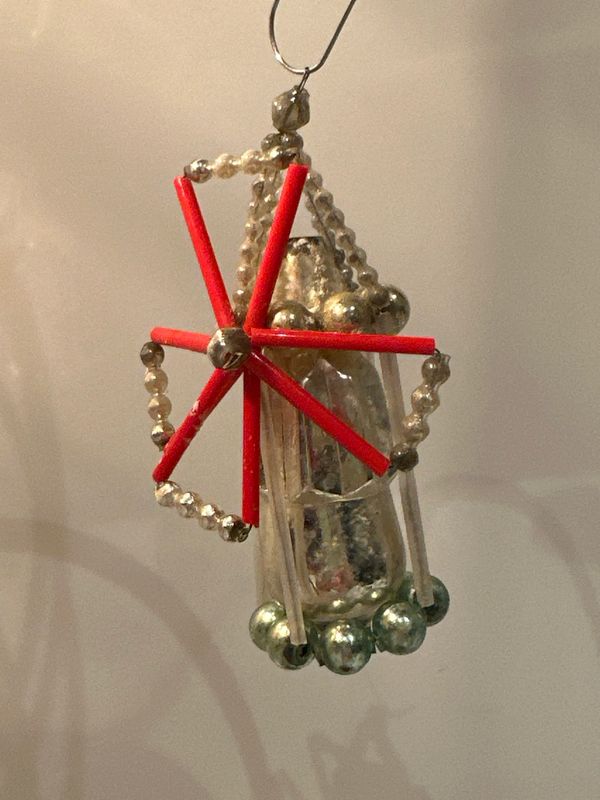 Molen met rode wieken / jr 40 / 8 cm