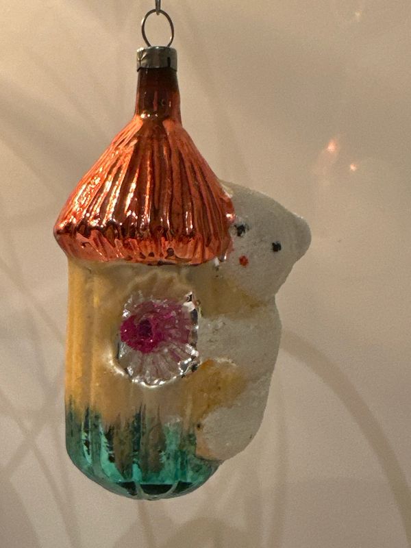 Ijsbeer op huisje / jr 50 / 11 cm