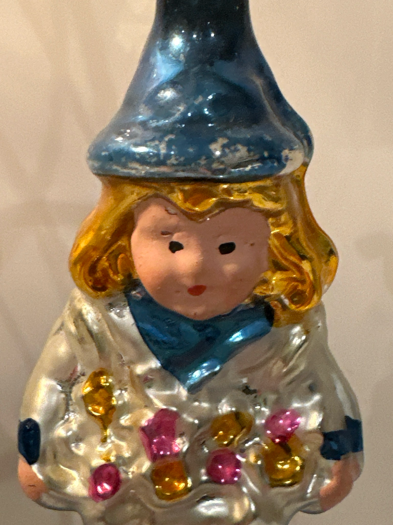 Meisje in mand / jr 50 /  10.5 cm