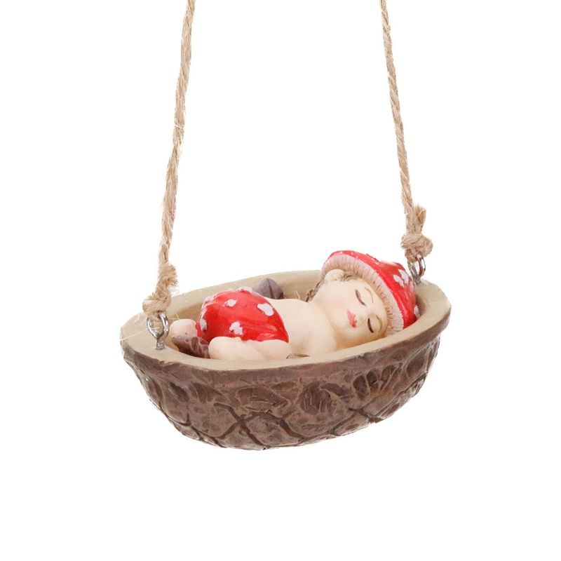 Slapende baby in noot