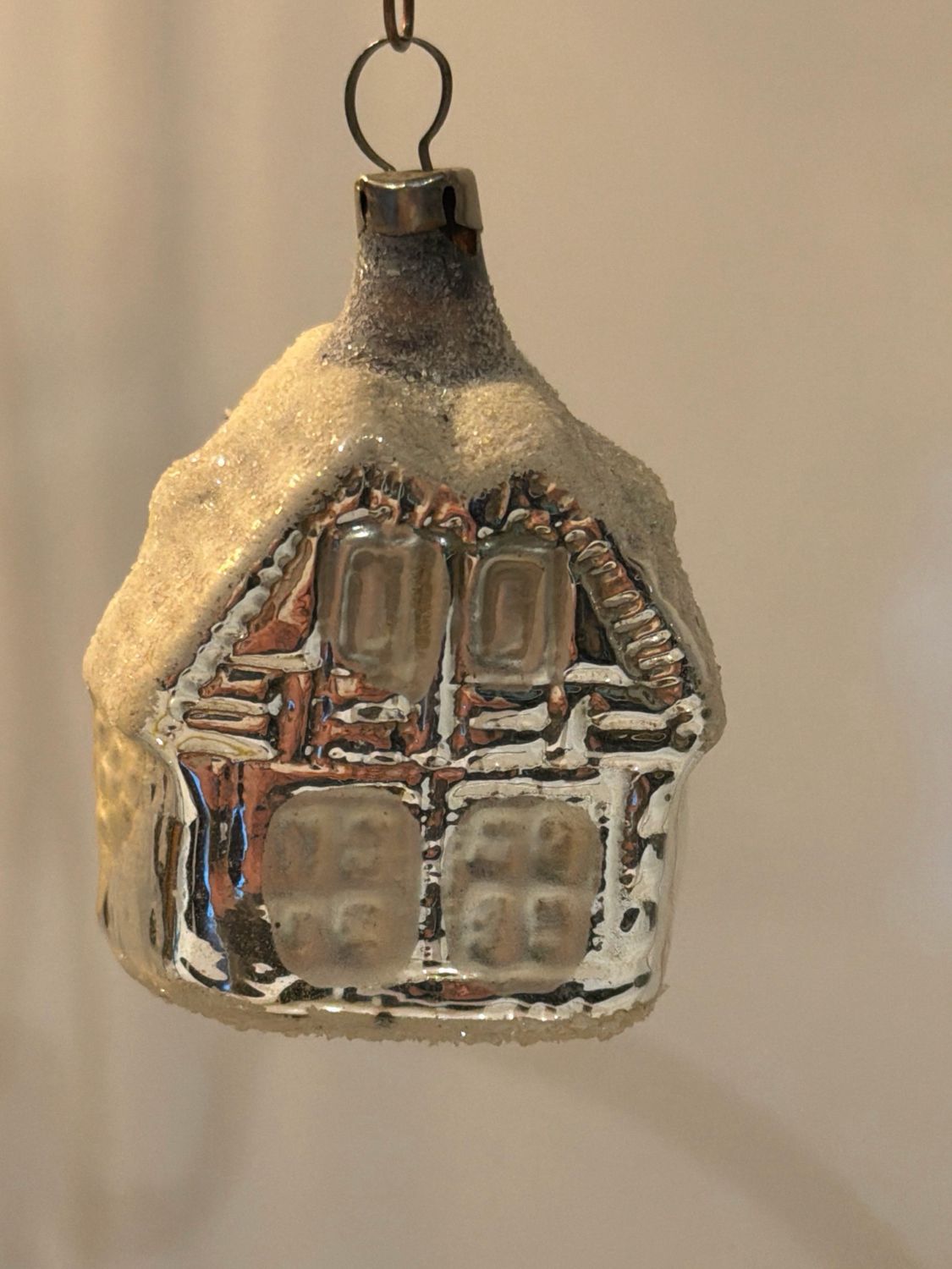 Huisje gesuikerd dak / jr 50 / 6 cm