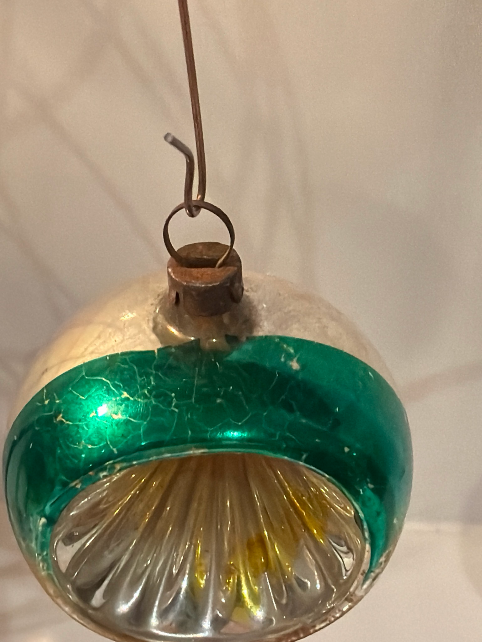 Groen, rood , geel deukbal / jr 50 / 5.5 cm