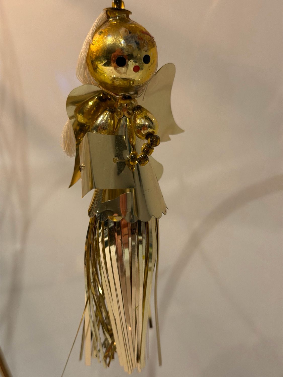Goud poppetje met boek / jr 50