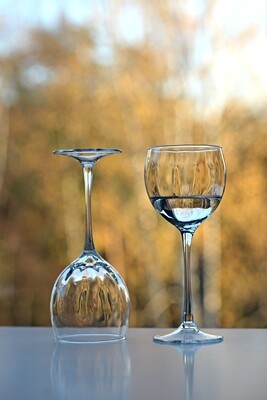 Vyno, vandens taurės