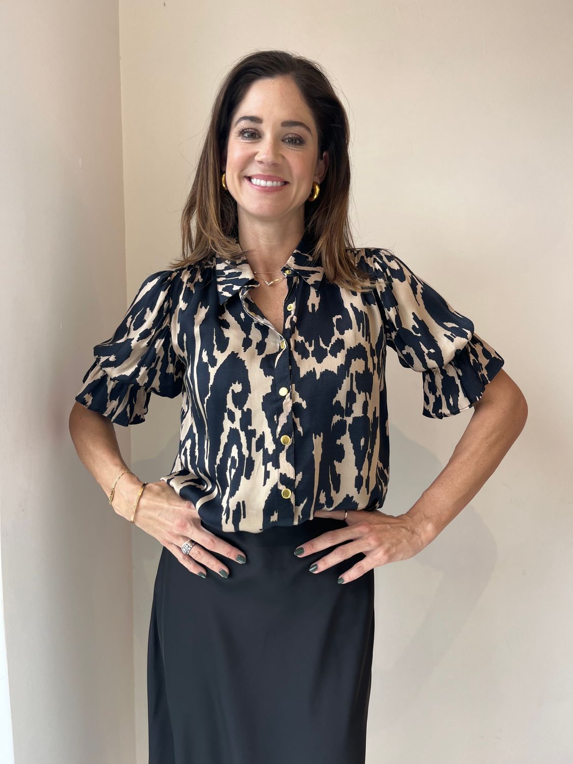 Q-101 Satin snap top