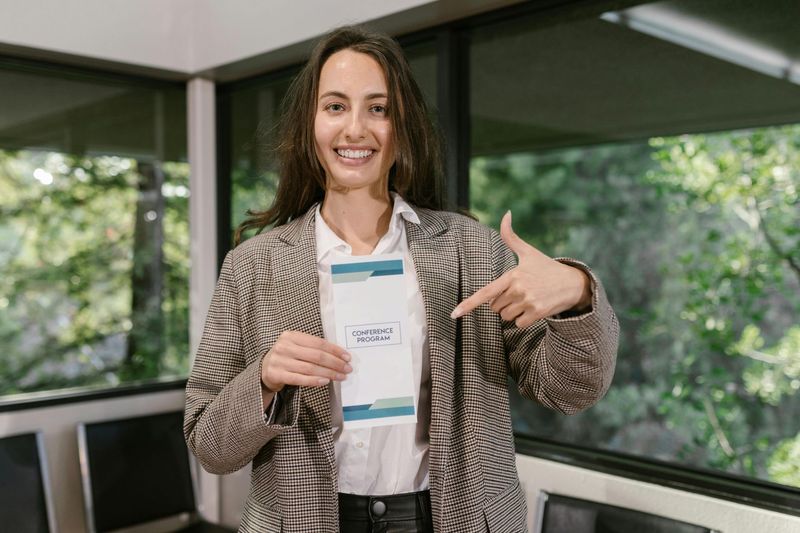 Servizio Stampa - Brochure pieghevole a tre ante