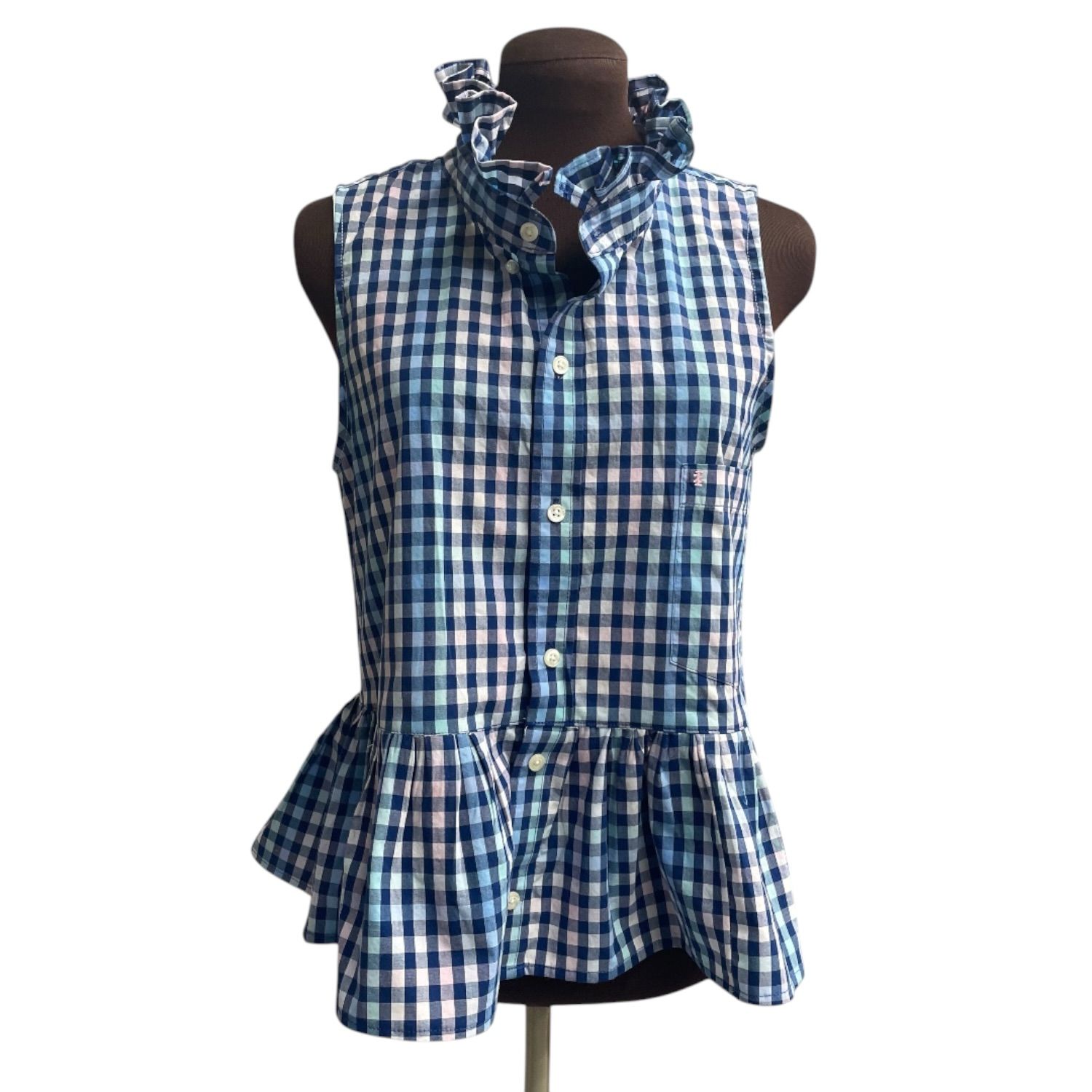 Sleeveless Ladies Buttondown Shirt with Ruffled Collar