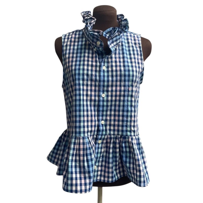 Sleeveless Ladies Buttondown Shirt with Ruffled Collar
