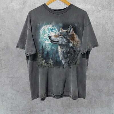 Wolf 90s Vintage Graphic Shirt, Wolves Lovers Retro Tee, 2000s Nature Shirt