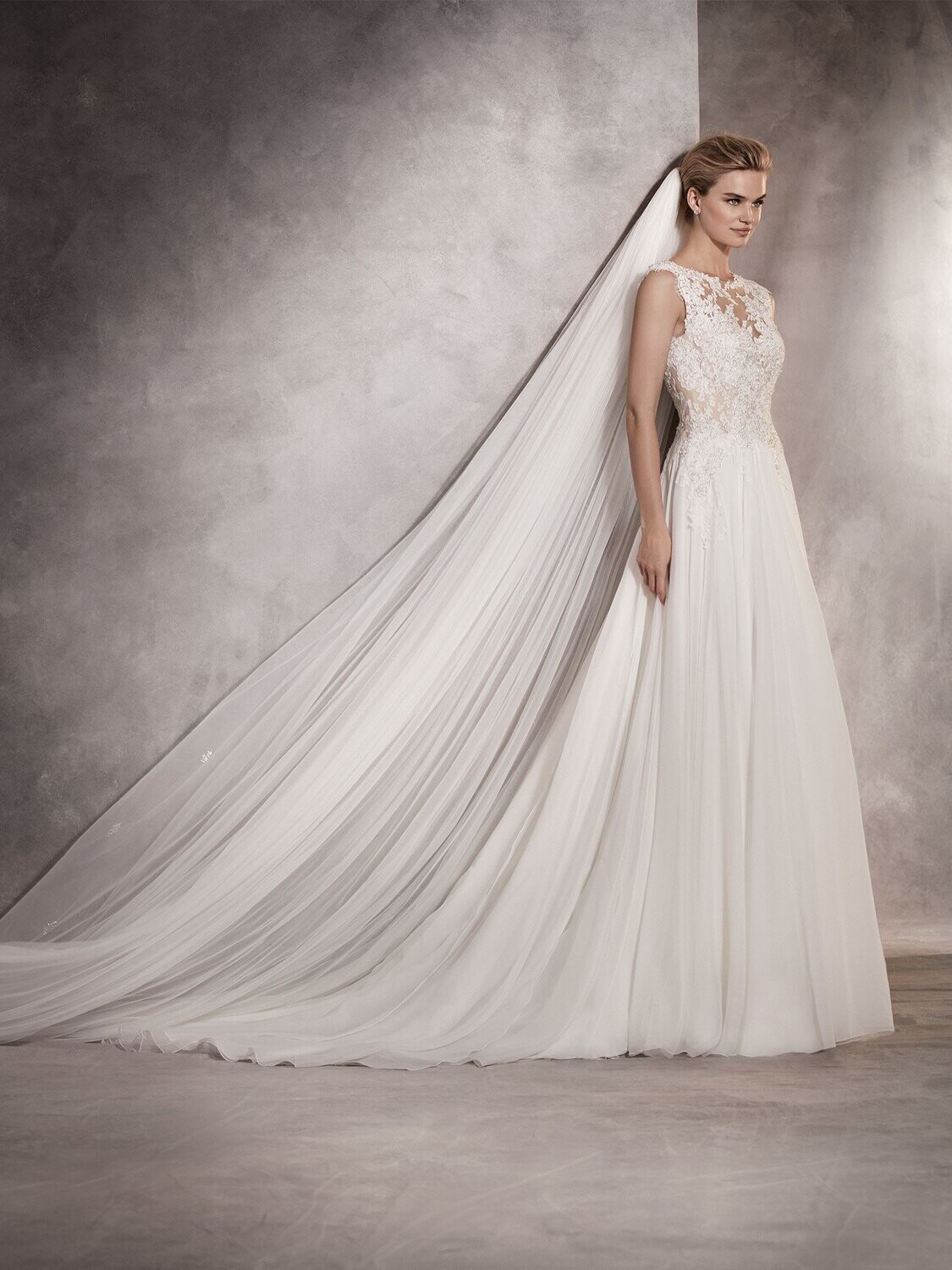 Pronovias Dress Atlantis Off White/Nude Size 14