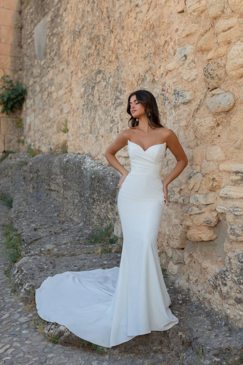 Wilderly Bride Dress F369Z Bacall Ivory Size 6
