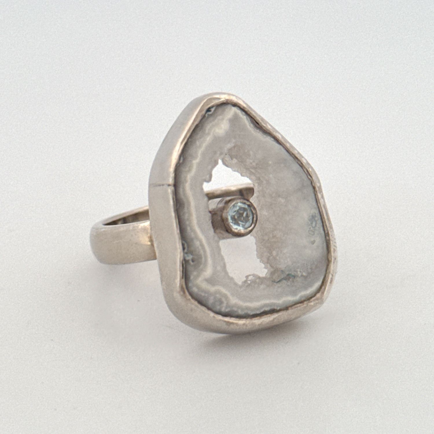 Silver Sea Pom Agate Aith Lab-Grown Zirconia Ring