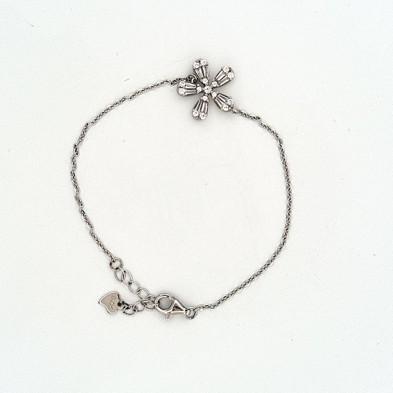 Silver Flower Daisy Tear Drop Cubic Zirconia  Bracelet